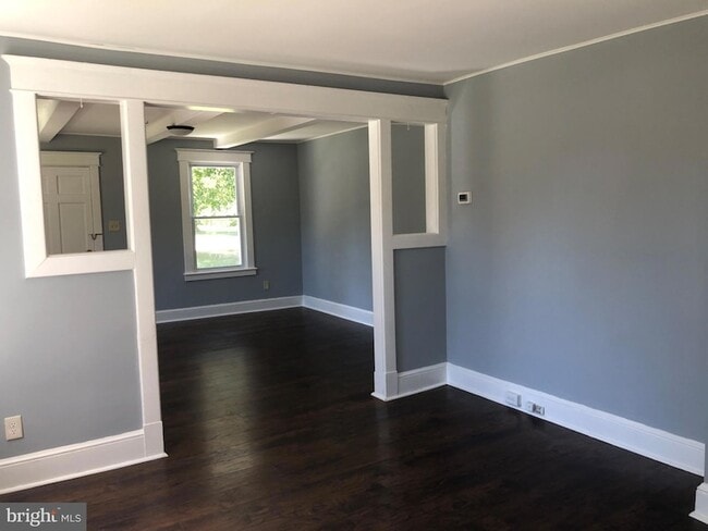Building Photo - 1148 E Landis Ave