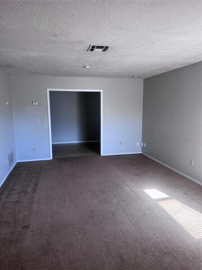 Building Photo - 205 Barrett Pl