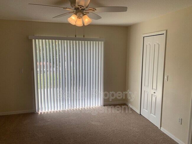 Building Photo - 2502 Lexington Oak Dr