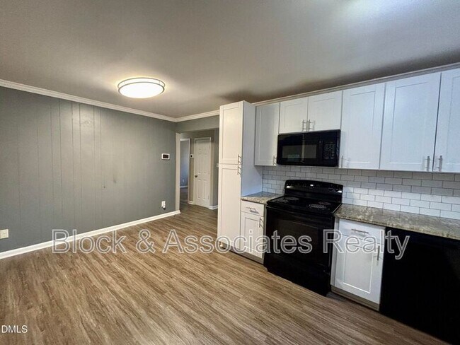 Building Photo - 1019 Greenwich St