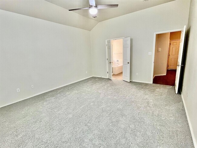 Building Photo - 18708 Dry Pond Dr