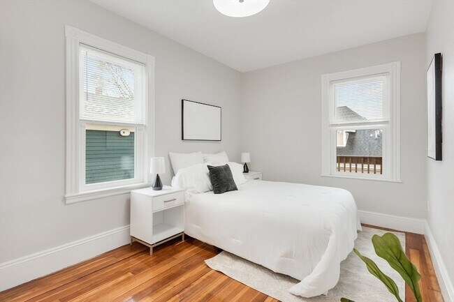 Building Photo - 38 Dorset St