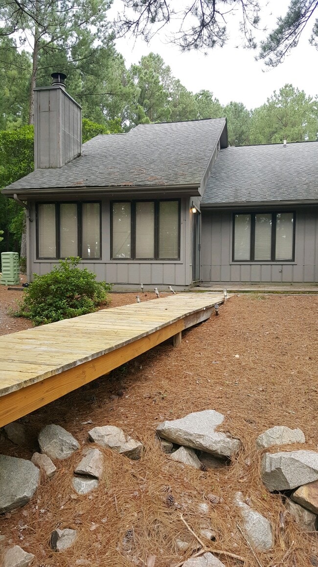Building Photo - 160 Cranes Cove