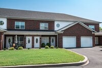 Building Photo - Stunning Two Bedroom, Two Bathroom Apartme...