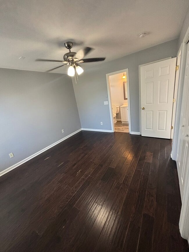 Building Photo - 4897 Southgate Pkwy