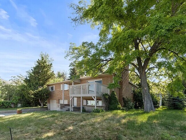 Building Photo - Renovated 4-Bedroom, 3-Bathroom Home in Millcreek
