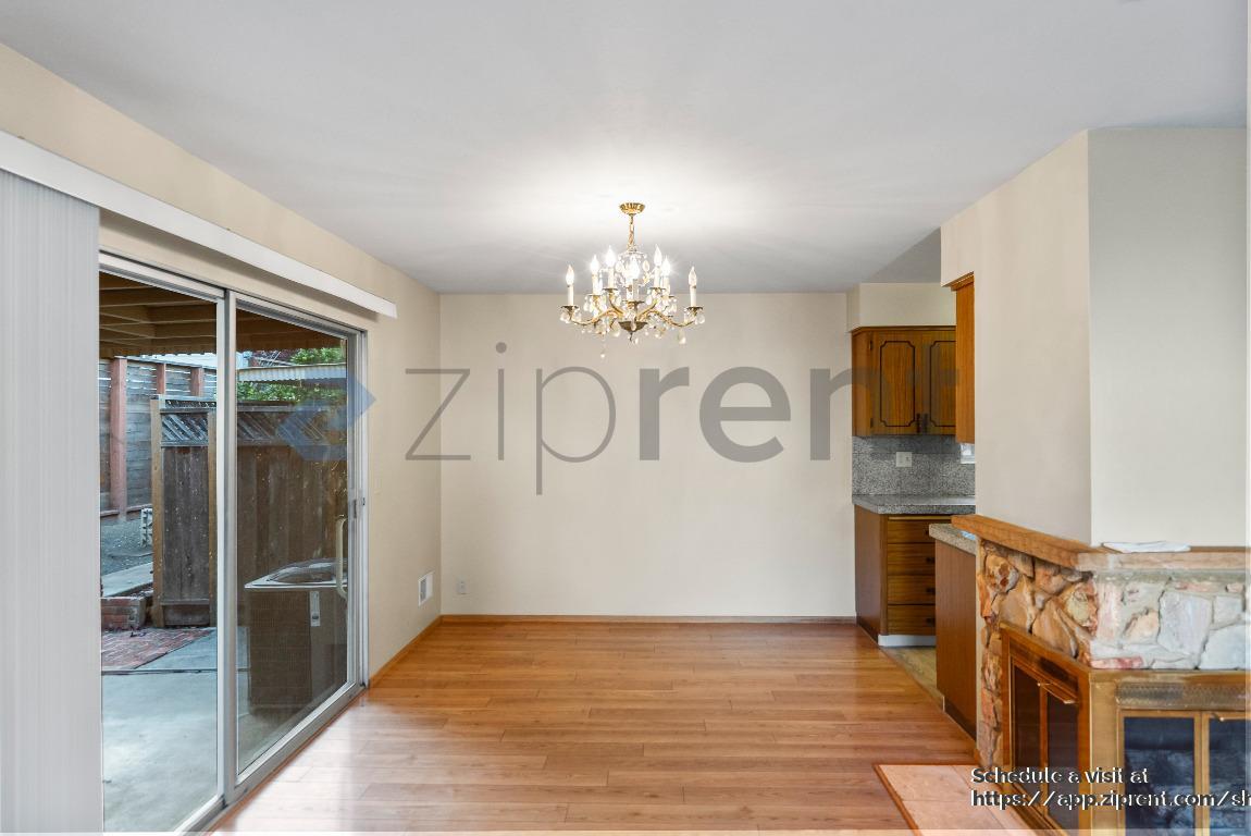 Building Photo - 452 Cirrus Ave