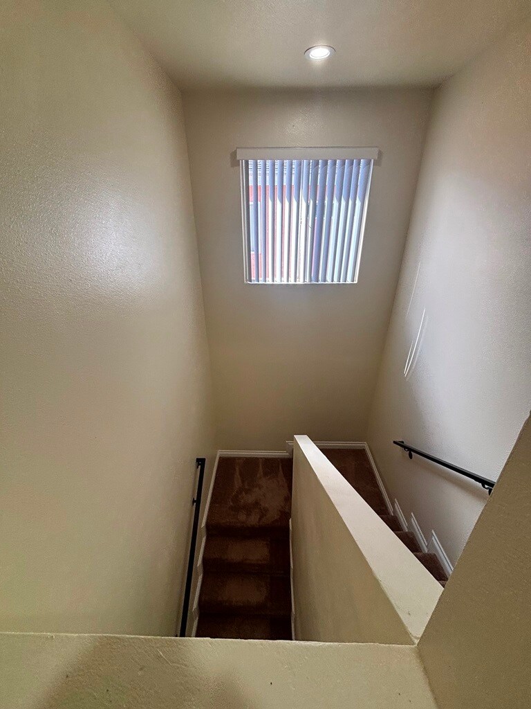 Building Photo - 156 E 67th St