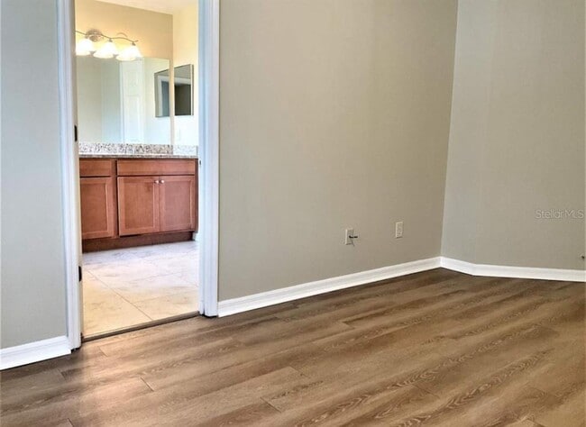 Building Photo - 12848 Tallowood Dr