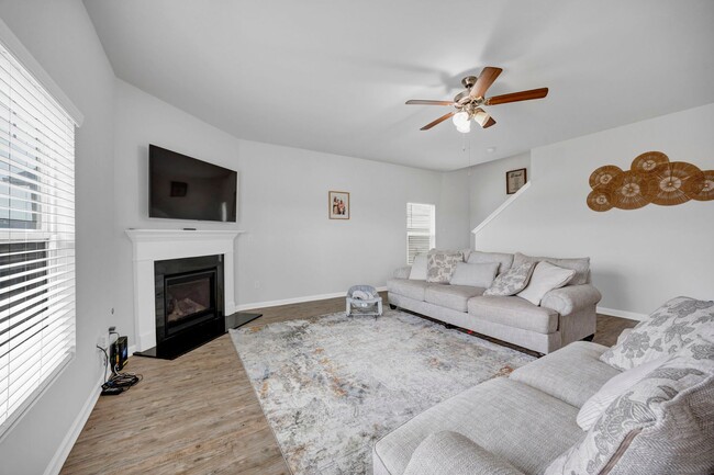 Building Photo - 300 Barony Pl Dr