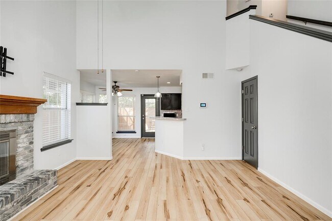 Building Photo - 1917 Windy Park Dr