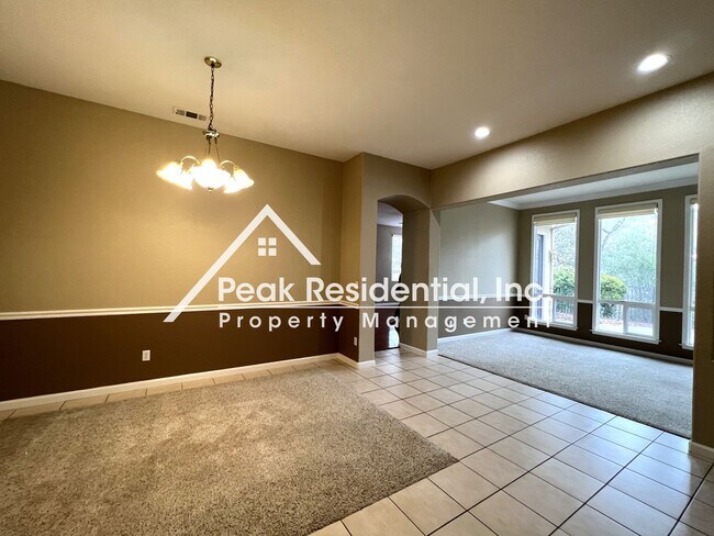 Building Photo - Wonderful Rocklin 4bd/2ba Home - Gated Com...