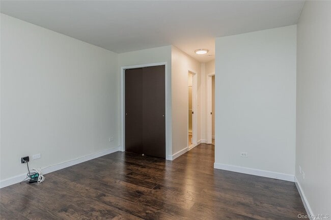 Building Photo - 4 Fenway Dr