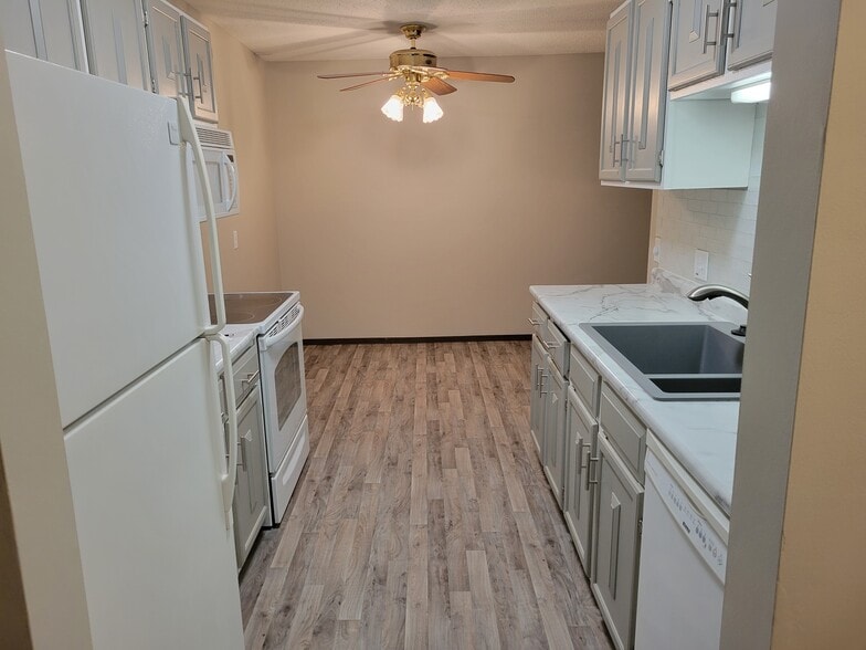 Building Photo - 3917 Heritage Hills Dr