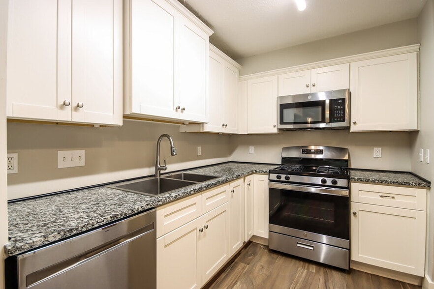 Building Photo - 18154 Windy Oaks Ct