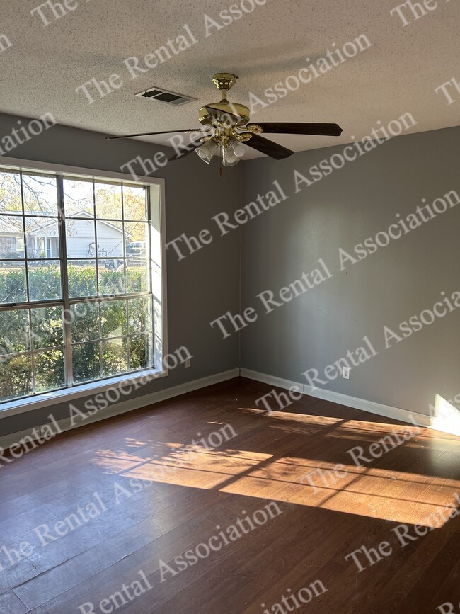 Building Photo - 56 Martha Dr