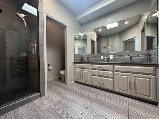 Building Photo - 3226 Chandler Egan Dr