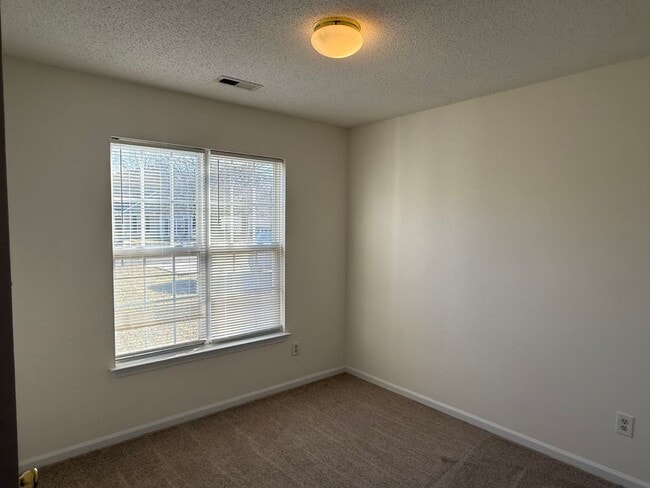 Building Photo - 12631 Cumberland Crest Dr