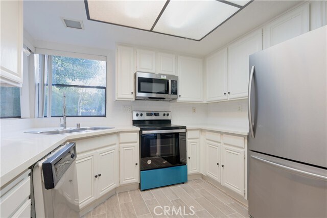 Building Photo - 22875 Hilton Head Dr