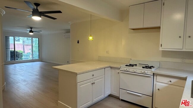 Building Photo - 3901 4th St