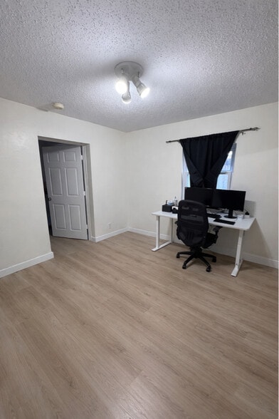 Building Photo - 3255 SW 2nd St