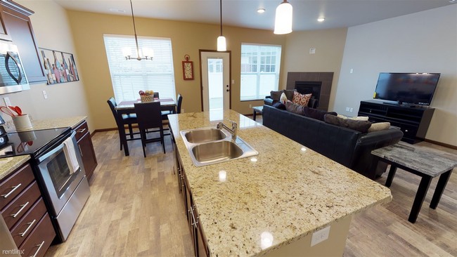 Building Photo - 4 br, 4 bath Townhome - Cascades Townhomes