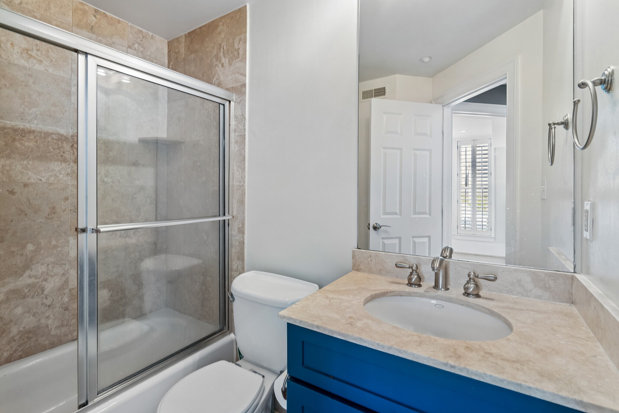 Building Photo - 1343 Q St NW