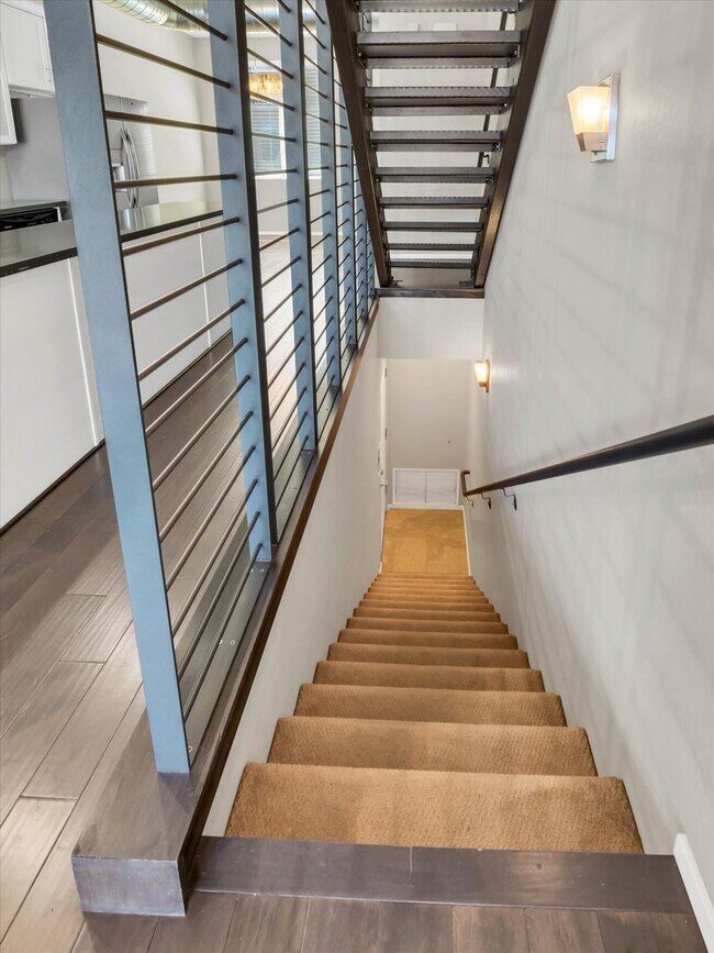 Building Photo - Beautiful Property with Contemporary Flair