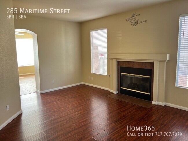 Building Photo - Wonderful Home in Gated Neighborhood!