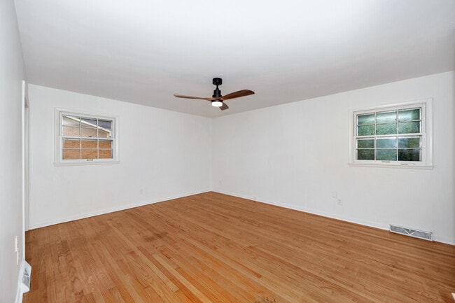 Building Photo - 2105 Shannonhouse Rd SW