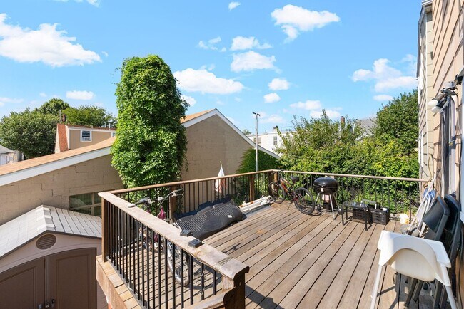 Building Photo - 50 Cottage St