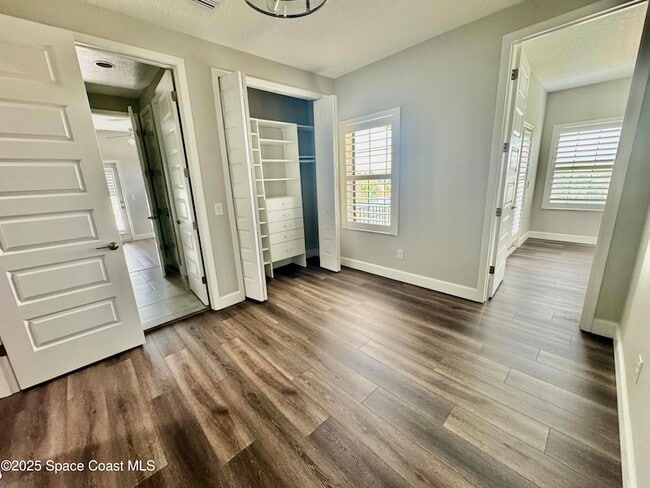 Building Photo - 7103 Vista Hermosa Dr