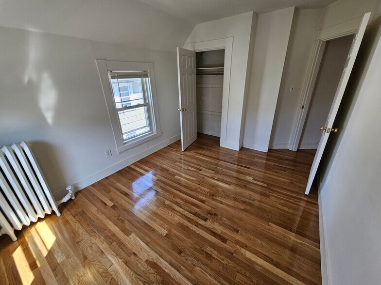 Building Photo - 33 Winship St