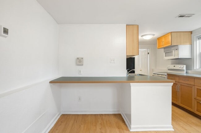 Building Photo - Cozy & Efficient 1 Bed/1 Bath in Carrboro