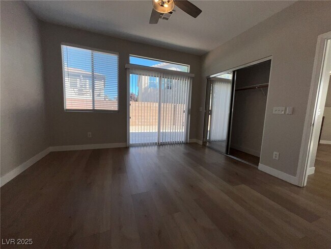 Building Photo - 10780 Valencia Hills St