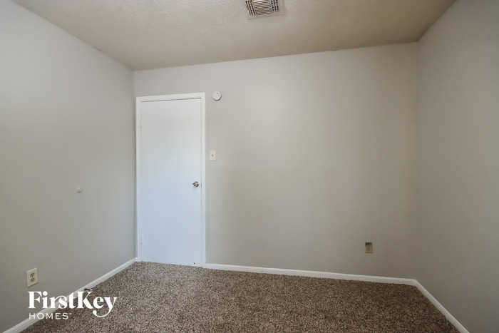 Building Photo - 2702 Forestbrook Dr