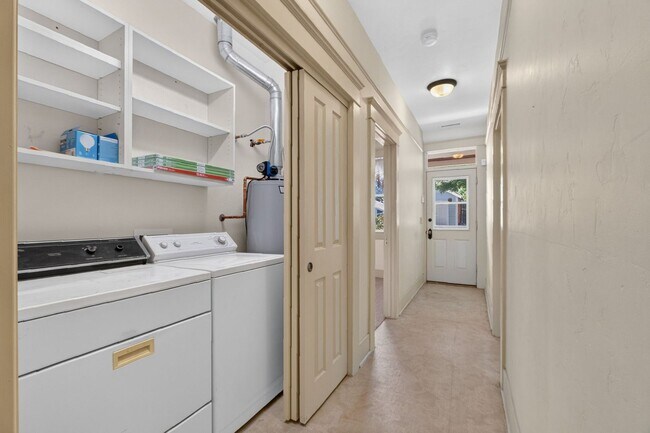 Building Photo - 3 Bedroom with Historical Charm Close to Square