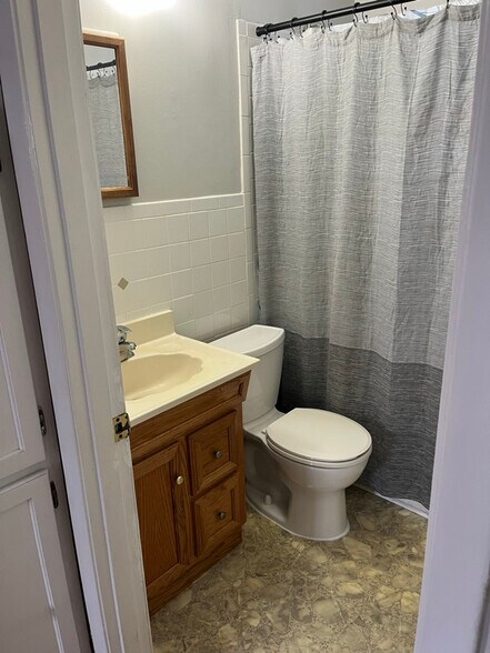 Building Photo - 414 Kinsey Blvd