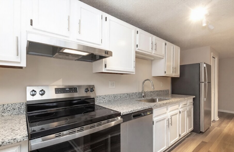 Building Photo - 9500 Shannon Green Dr