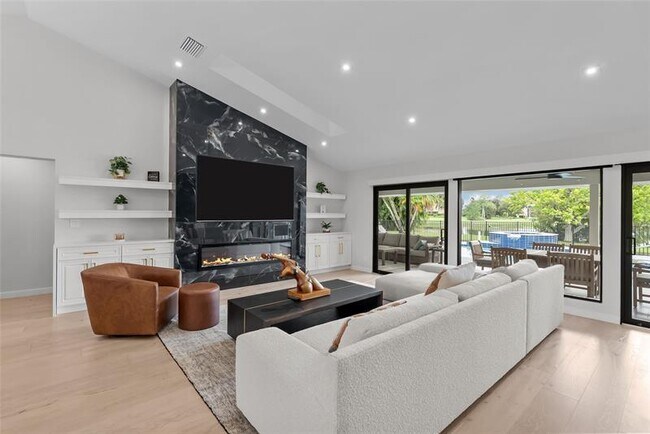 Building Photo - 8611 Gullane Ct