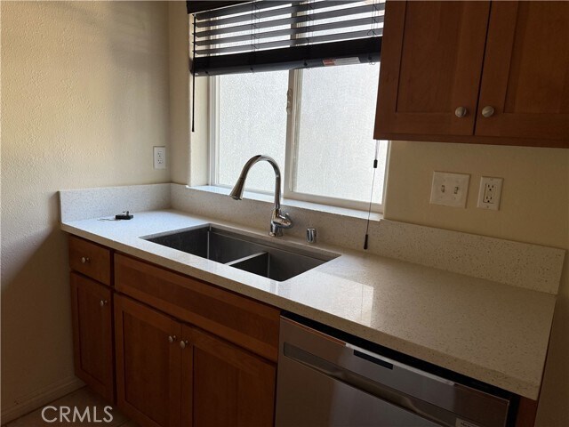 Building Photo - 1555 Orange St