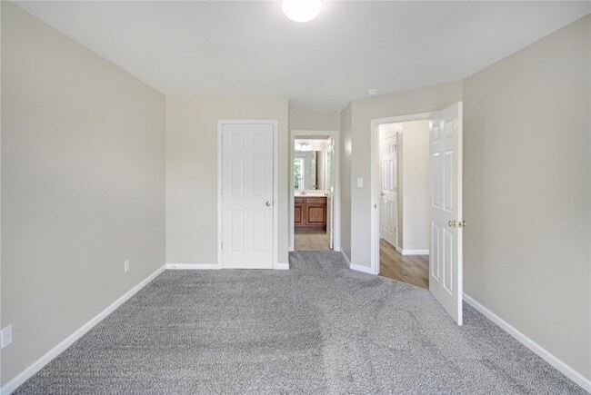 Building Photo - 143 Stonewall Creek Dr