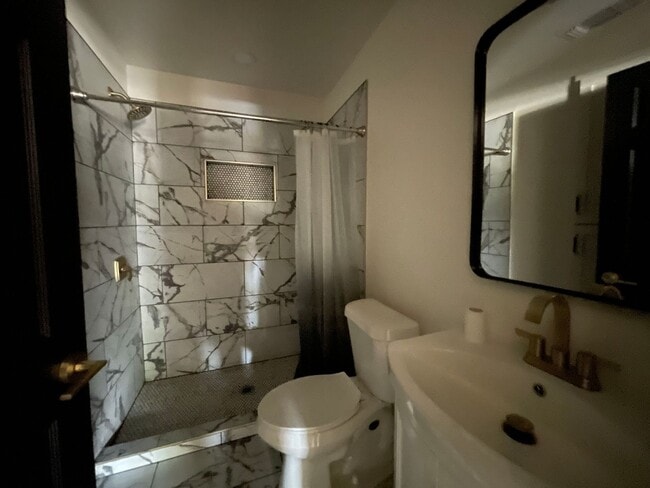 Building Photo - Fresh-Start Haven – Move-In Ready 3-Bed Gem!