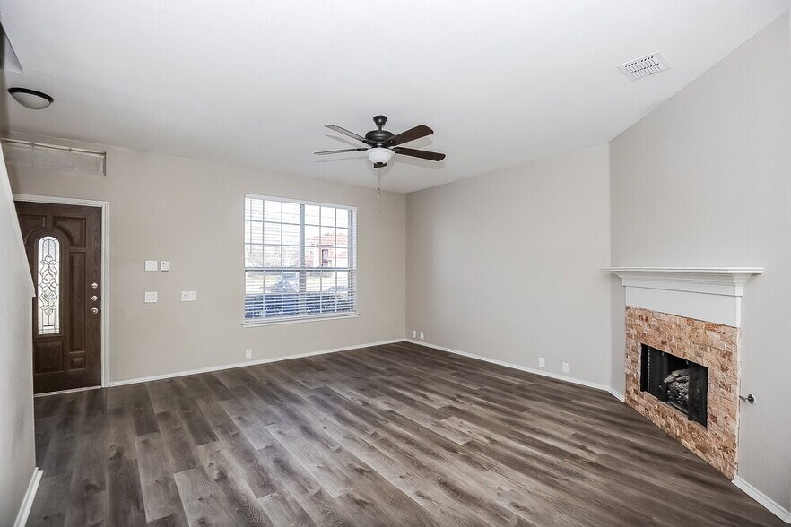 Building Photo - 8212 French Quarter Ln