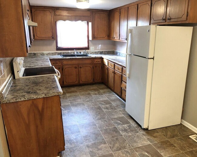 Building Photo - 1350 Sherman Ave