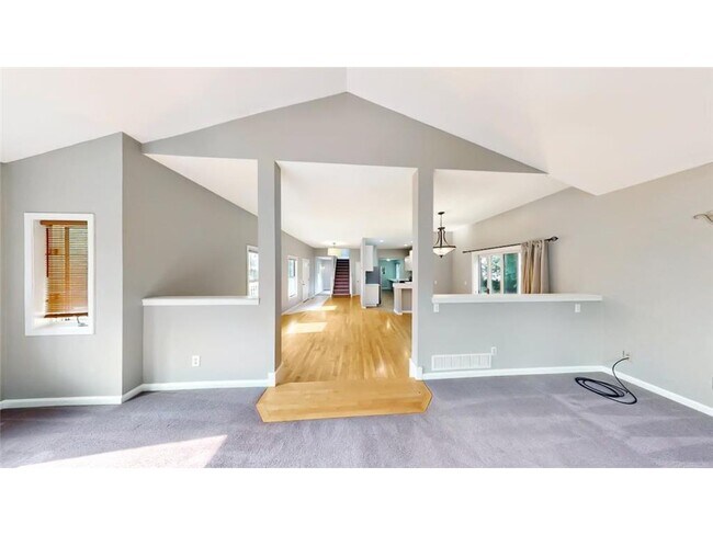 Building Photo - 520 Hanlon Ave