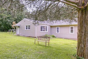 Building Photo - 44 Lakewood Dr