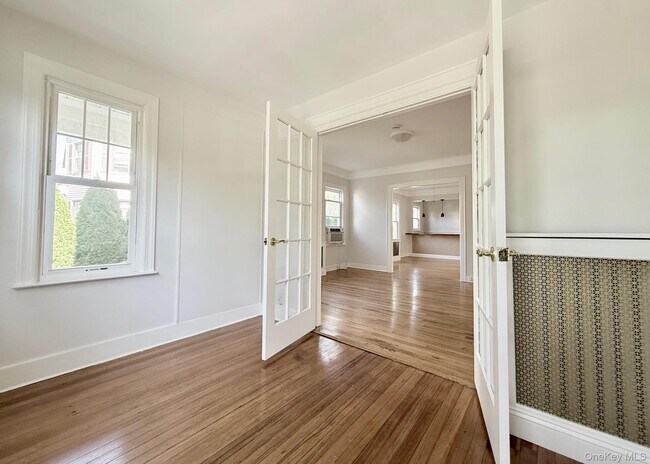 Building Photo - 453 Beach Ave