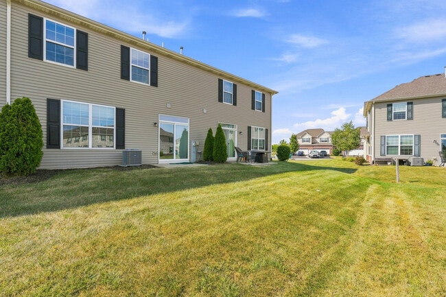 Building Photo - 15121 Quincy Cir