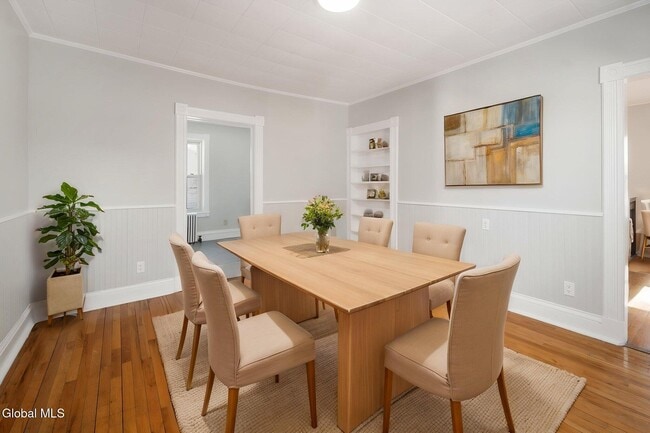 Building Photo - 232 Main St